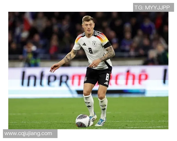 2002年世界杯经典对决德国队与沙特队的精彩瞬间回顾